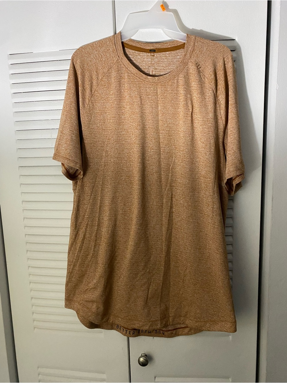 lululemon athletica Men's Short Sleeve Tee - Tan